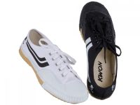 KWON Segeltuchschuhe in schwarz und weiß 1