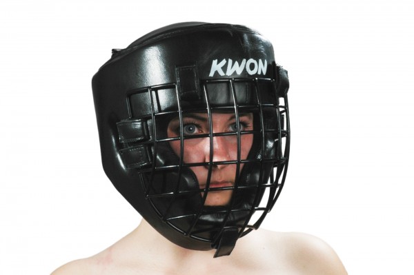Schwarzer KWON Kopfschutz mit Eisengitter 1